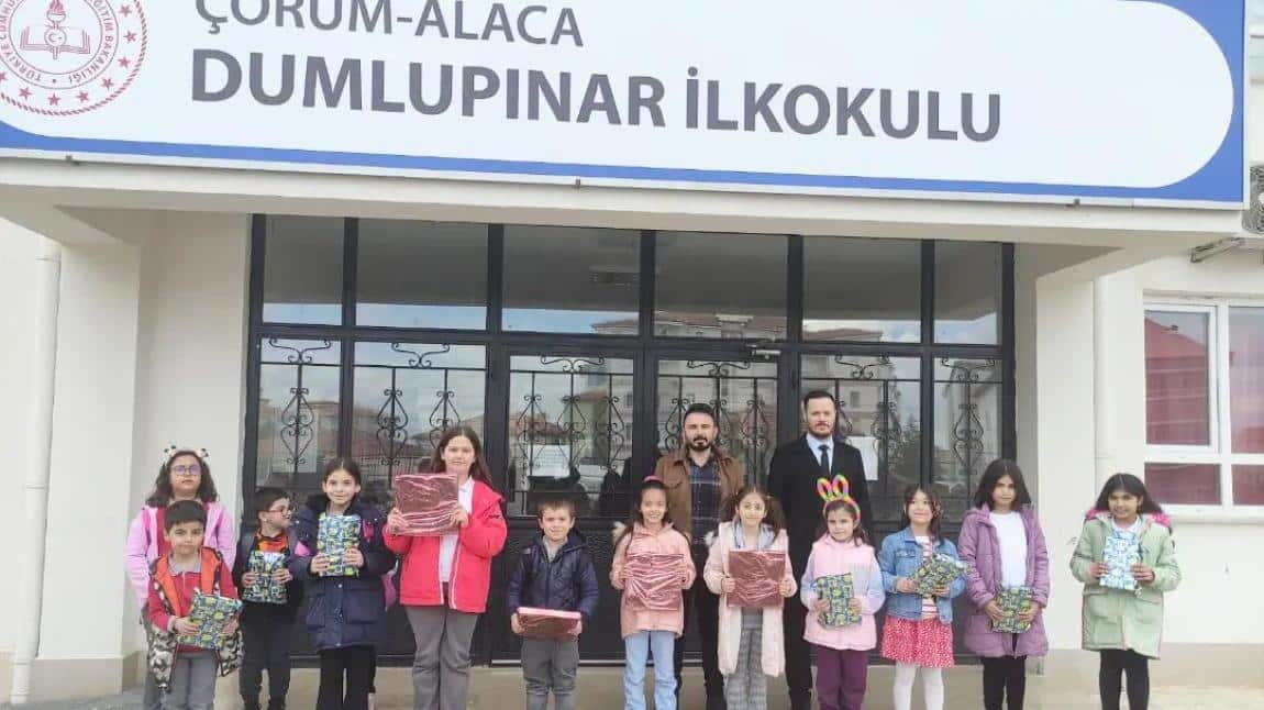 İstiklal Marşı'nı Güzel Okuma Yarışmasına Katılım Gösteren ve Dereceye Giren Öğrencilere Ödülleri Verildi.